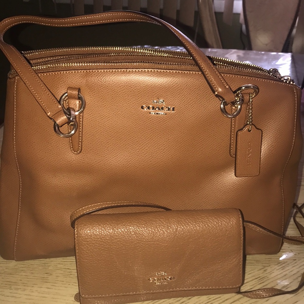 Stunning Leather Coach Handbag & Wallet